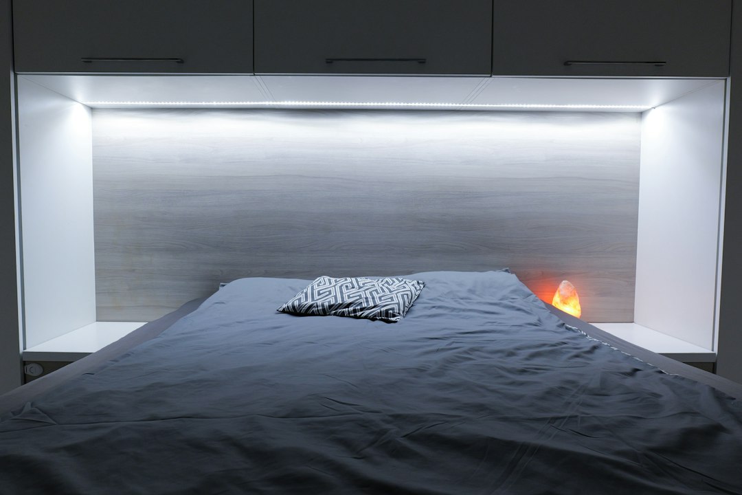 Elektrokamin im Schlafzimmer: Worauf sollte man achten?